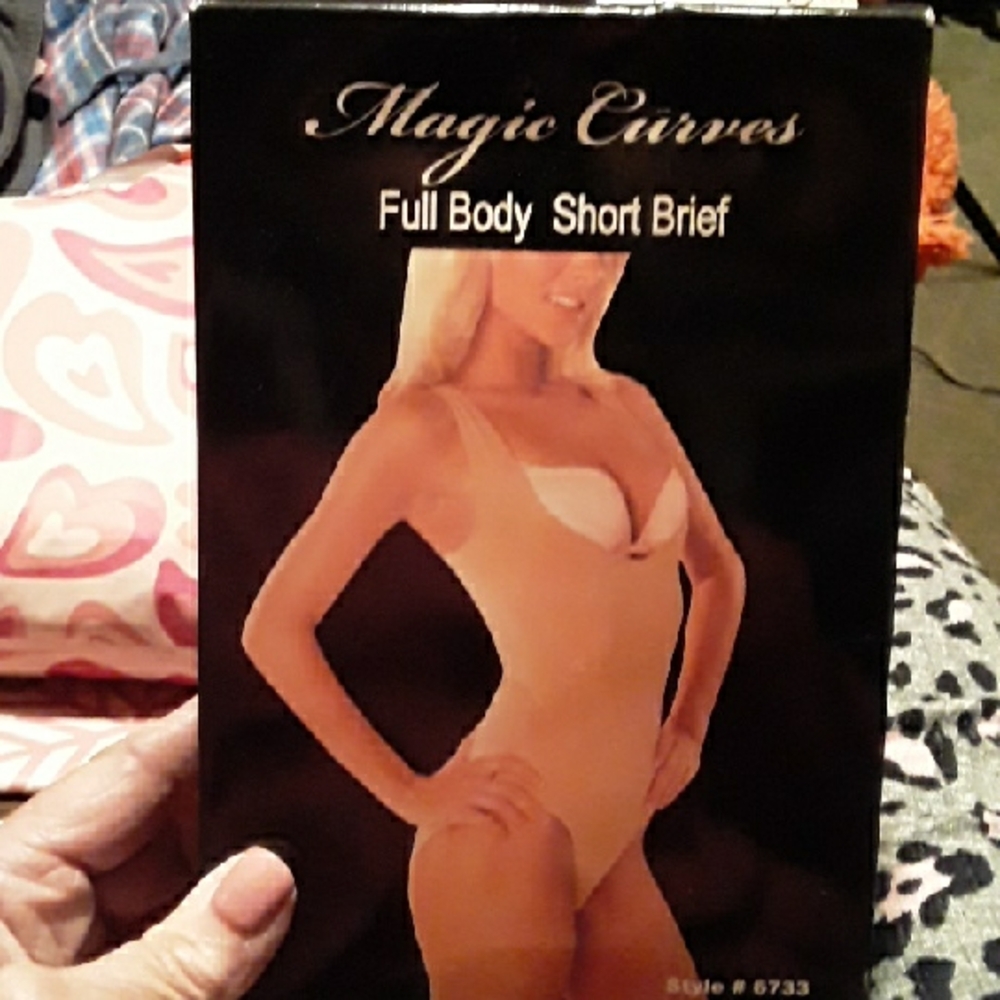 NWT Magic Curves 2X Black Full Body Short Brief Conpression  Confidence In A Box